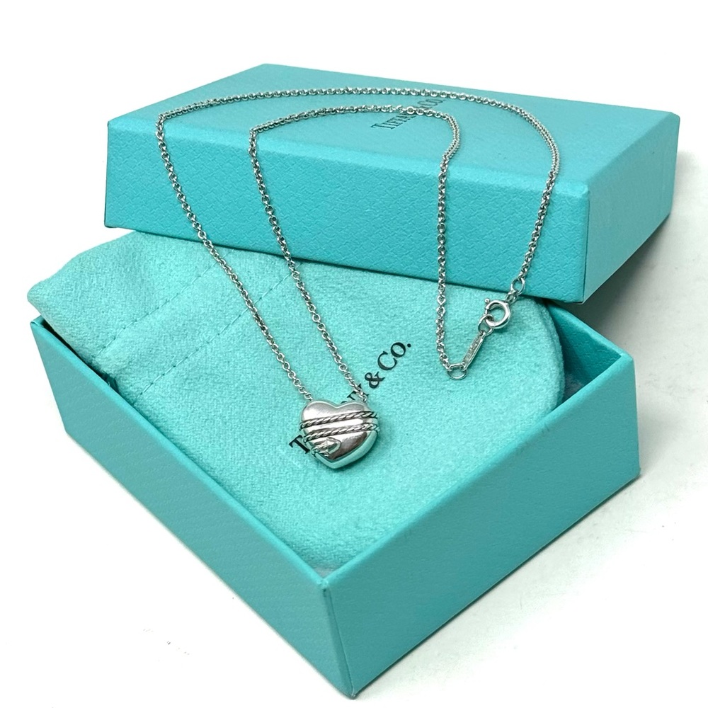 Authentic Tiffany & co Solid Heart Arrow Dropped Around The Heart Neckla… - Picture 4 of 9